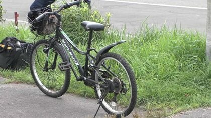 夏休み中の小学生2人はねられる…「前を全く見ていなかった」赤信号を無視した車が自転車の8歳男児2人をはね飛ばす…うち1人が意識不明に…34歳男を現行犯逮捕〈北海道苫小牧市〉