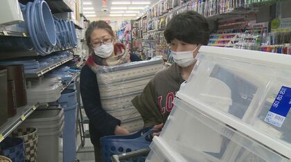 新生活への期待、緊張、寂しさ…ホームセンターの1日　進学や就職の若者、親子が来店【長野発】