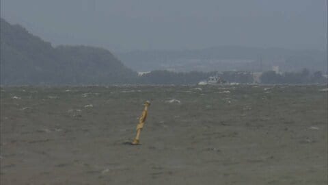 琵琶湖で行方不明の男性が対岸に流れ着き救助　捜索に行った知人1人が行方不明