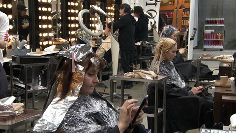 「高い技術」「良心的な価格」が魅力　日本の美容院が外国人に大人気「カワイイ～」仕上がりに大満足　ヘアサロンのインバウンド市場規模拡大