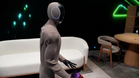 人を避ける「配達ロボット」本格始動 掃除機片手に清掃も“生活ロボ”実現へ 専門家「課題は人間との衝突」
