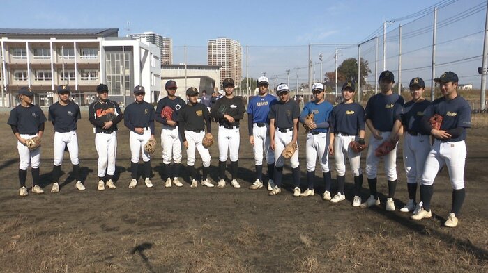 8つの中学校の子どもが集まり野球クラブとして活動