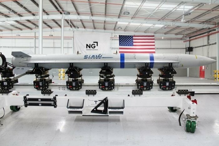 移動式ミサイル発射機を狙う開発中のSiAWミサイル試作弾(NG社提供)