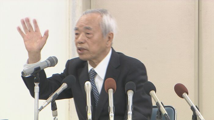 辞職願を提出した谷川弥一衆院議員