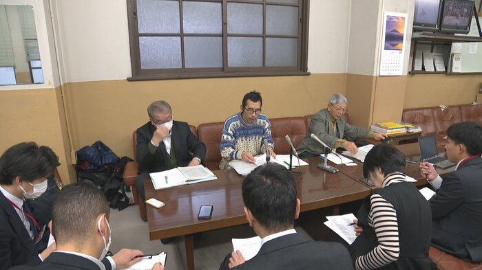 組合による会見（13日）