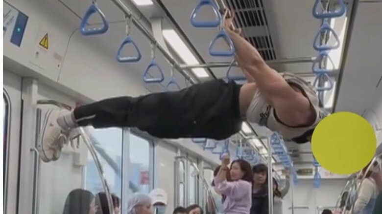 地下鉄で「筋トレ」「懸垂」…“脳はまだ赤ちゃんだ”SNSで批判殺到　“日本の技術の粋”集めたベトナム初の地下鉄車内で｜FNNプライムオンライン