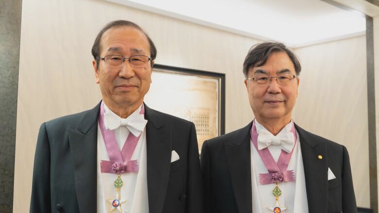 ノーベル賞授賞式　関西の研究者2人にメダル授与　化学賞受賞の北川さんが住む大阪・寝屋川市の小学校では研究にちなんだ授業も｜FNNプライムオンライン