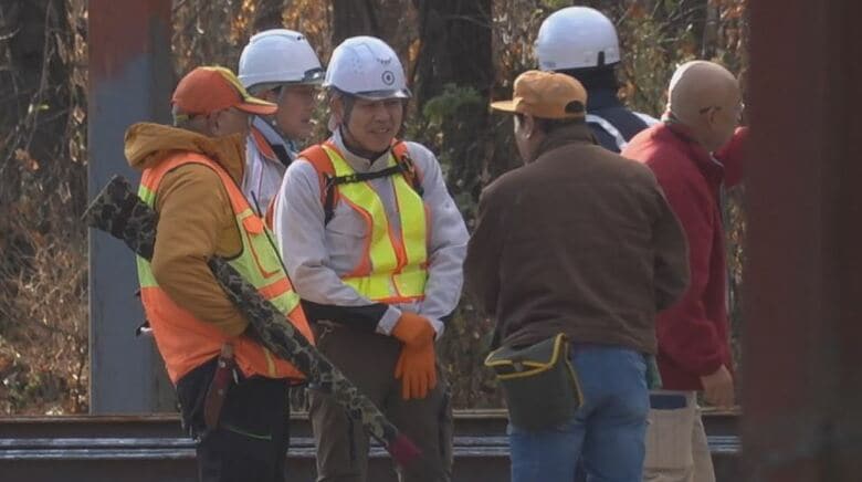 クマのような動物を警察官も目撃　通報受け周辺探すもクマの痕跡はなくカモシカが草を食べた跡を発見　7日からこれまでに4件のクマ目撃情報　捕獲用のおりを設置へ｜FNNプライムオンライン