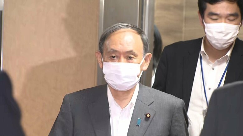二階幹事長との会談に臨む菅首相　