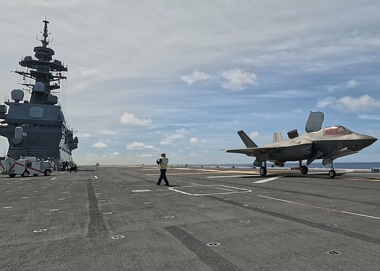 西太平洋で実施された多国間訓練（海上自衛隊のXより）