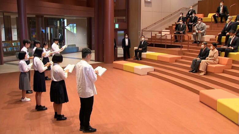 「石川ゆかりの文学朗読劇」の稽古をご覧になった両陛下