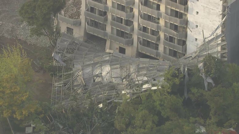 足場が崩れた茨城・つくば市の解体現場