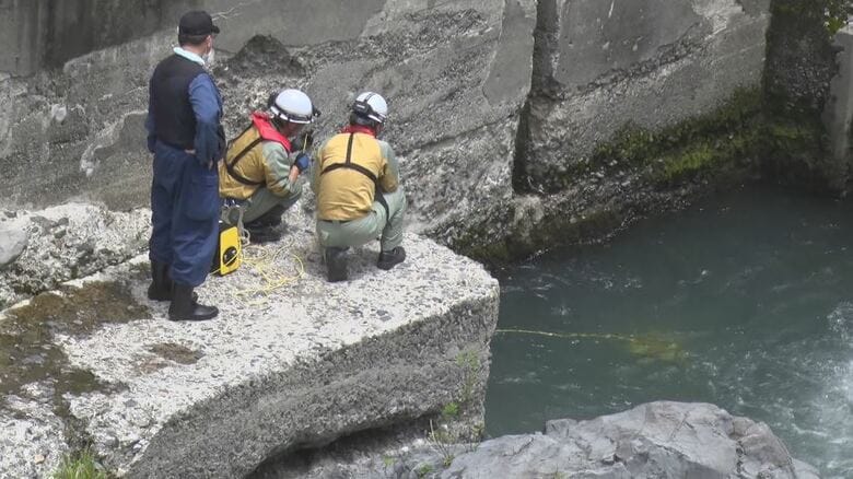 水中ドローンを使って捜索　