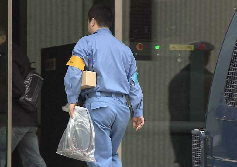 
人影少ない土曜日の首相官邸に…（3月23日）
