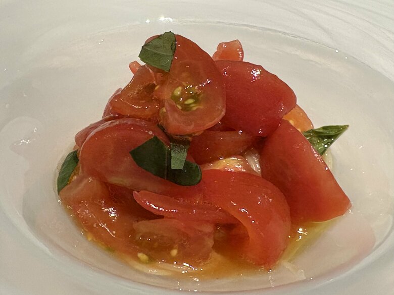 フルーツトマトの冷製カッペリーニ／シェフが修行した有名店のシグネチャー料理を山形食材で再現