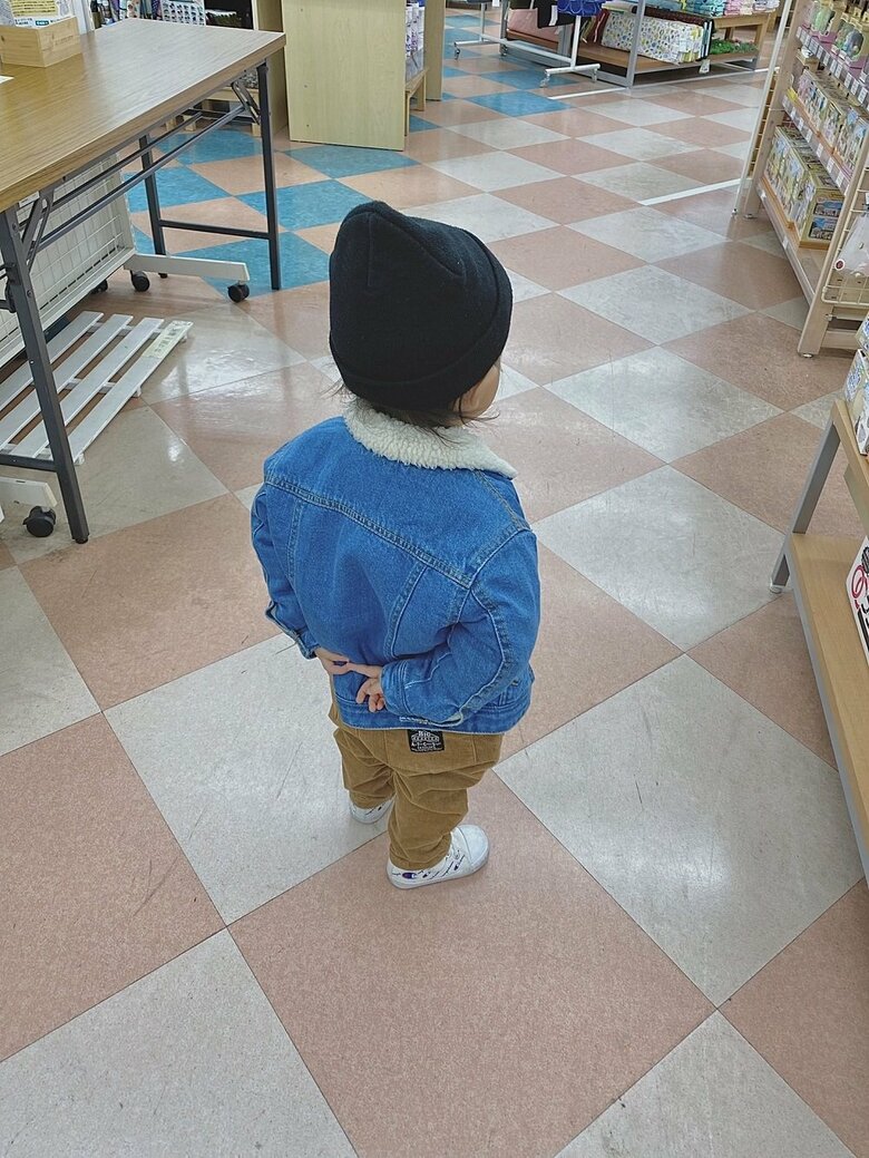 スーパーにいるお父さん