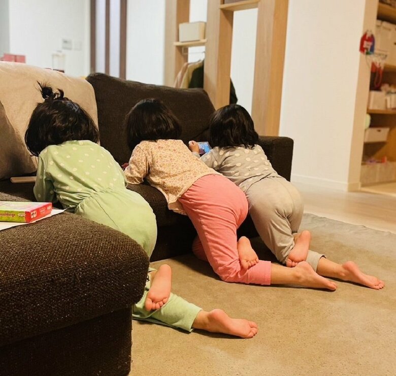 三つ子姉妹のシンクロ姿