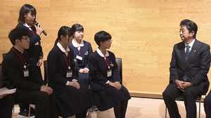 「車の窓から津波見て身体震えた…」中学生の語り部に安倍首相は…