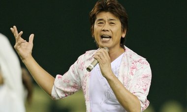 速水けんたろう(58)さんが退院 新型コロナで入院中の妻も退院