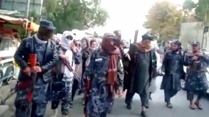 労働の対価は小麦のみ　露呈するタリバンの「無能さ」