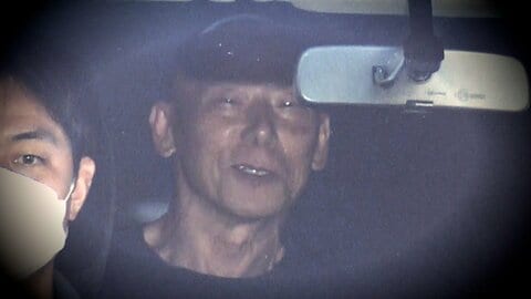 防犯カメラが捉えた白昼に響く銃声2発　黒い車に被害男性2人と乗っていたか　元暴力団組員（79）再逮捕　不動産取引のトラブル発端か