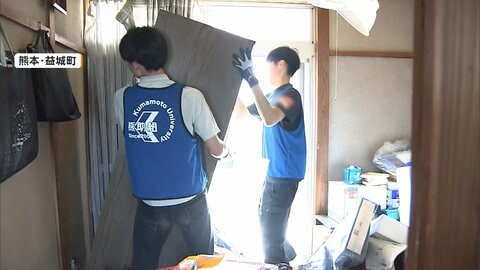 熊本地震5日目　36℃超の猛暑続く被災地　益城町ではボランティア活動始まるも断水や停電なお続く