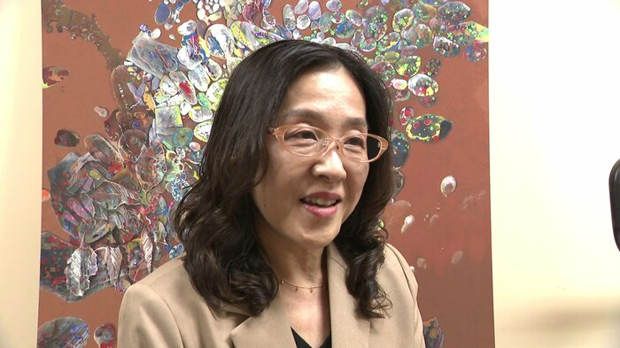 秋田中央高校美術部顧問・深井富美子教諭