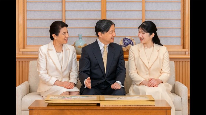 12月23日・御所 談話室(宮内庁提供)
