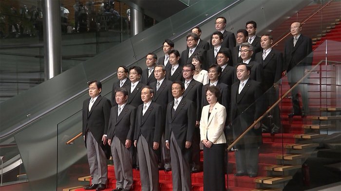 “菅人気”早期解散望む声 首相は慎重姿勢