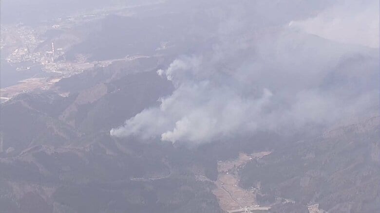 【中継】大船渡市の山火事で建物被害84棟超・避難指示対象3306人に拡大…焼失面積は前日の倍以上1200ヘクタールに　風向きに変化　岩手｜FNNプライムオンライン