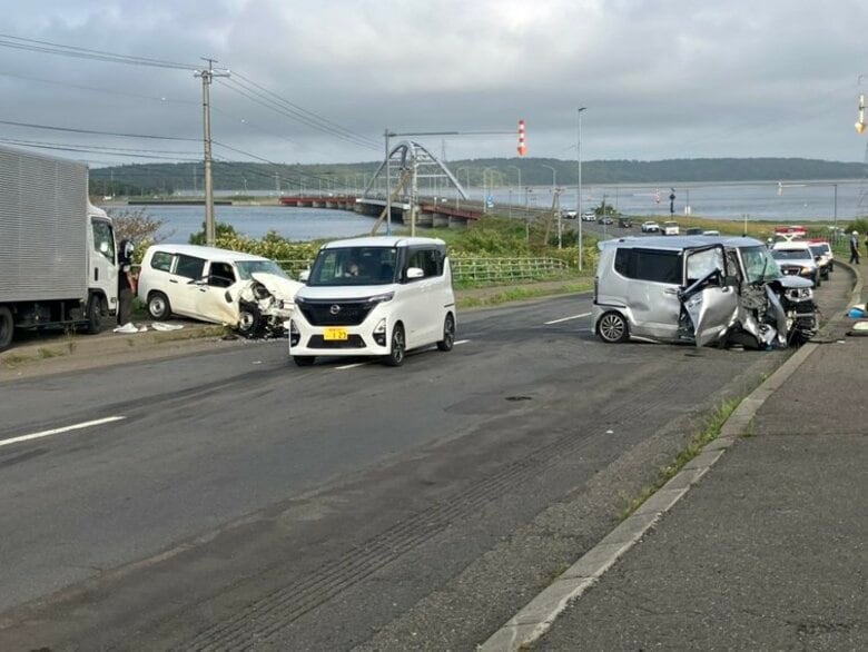 【速報】温根沼大橋で乗用車どうしが正面衝突…男女3人が搬送されるも全員意識あり＿警察が事故の原因調べる〈北海道根室市〉｜FNNプライムオンライン