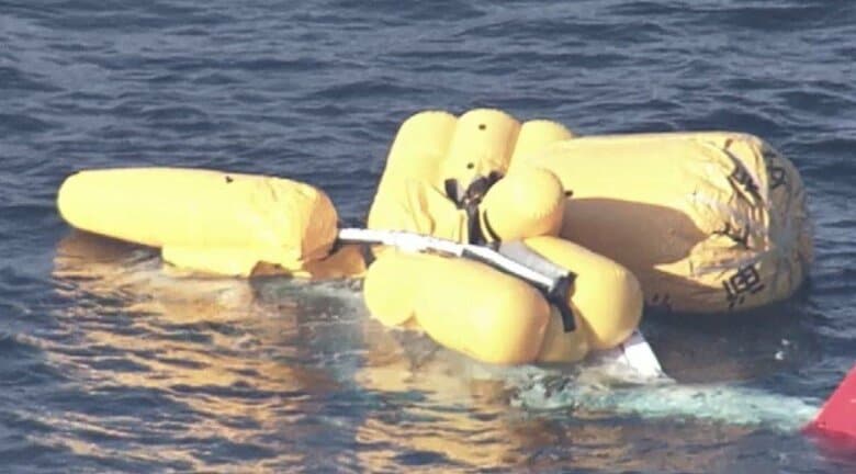 転覆の機体を数日以内に引き揚げへ　3人死亡の医療搬送ヘリ事故　佐賀の運航会社を運輸安全委が調査　救難信号は届かず｜FNNプライムオンライン