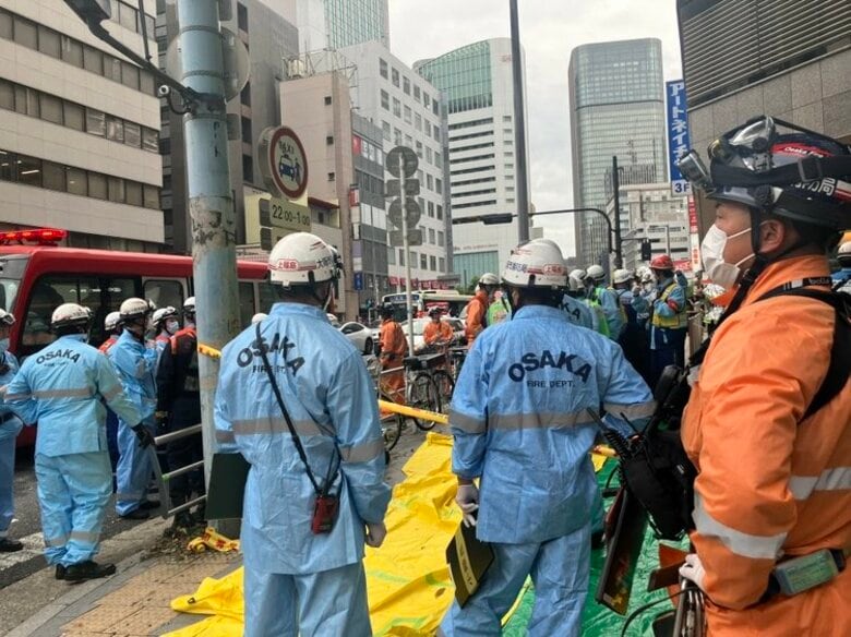【速報】曽根崎新地近くで車とバスの接触事故　乗客ら14人軽傷　ほぼ同時に車線変更し…｜FNNプライムオンライン