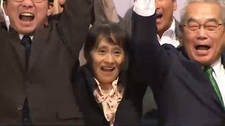 新総裁決定後の石破茂氏の妻・佳子さん