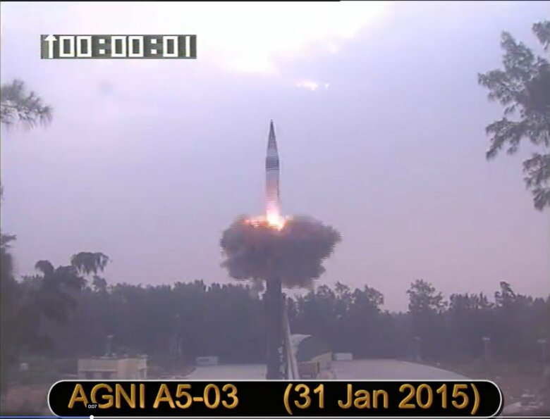 アグニ-5弾道ミサイル発射試験(2015年・インド国防省DRDO公式映像より)