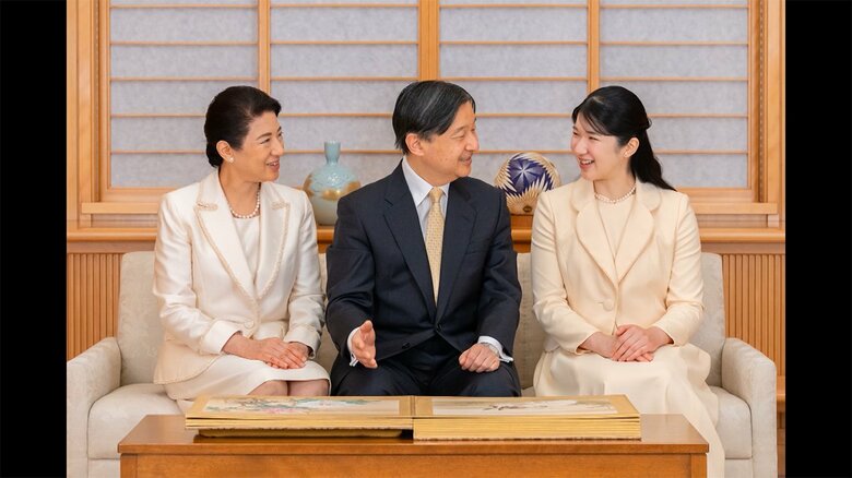 去年12月23日･御所 談話室（宮内庁提供）