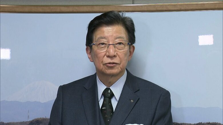 取材に応じる川勝知事（2月7日）
