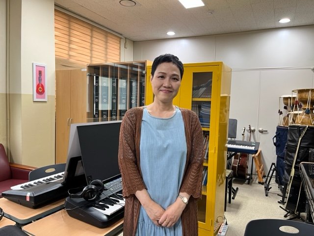 音楽教員のイ・ギョンヒさん「生徒は卒業までに3つの楽器を習得」