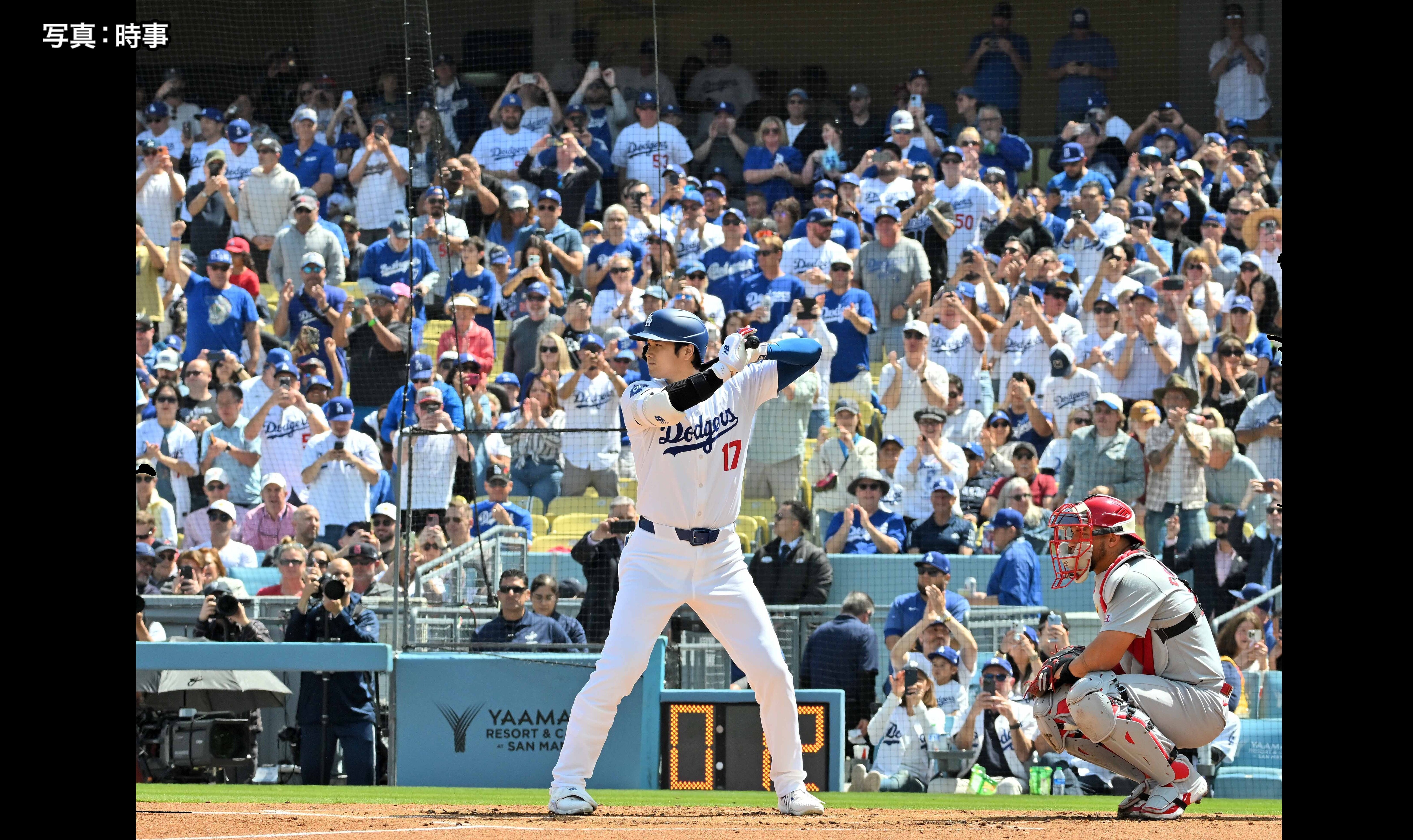 大谷翔平選手 ドジャース本拠地開幕戦で2安打 「心強い」ファンの声援