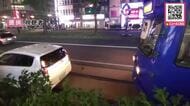 【市電の軌道に軽乗用車”路駐”－30分間立ち往生】札幌市電の軌道に軽乗用車放置ードライバーは見当たらず、市電は約30分停止ー後続2本も遅れ約100人に影響＜北海道札幌市＞