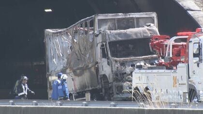 子供3人含む6人死亡…新名神で渋滞の車列に大型トラックが突っ込んだ事故 逮捕の運転手が勤務する運送会社に家宅捜索