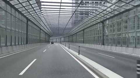 バイクの後部座席から転落した女性が後続車にひかれ死亡　バイク運転の男は救護せず立ち去る　東京・勝どき