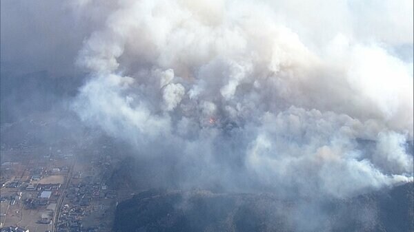 【なぜ】2月3件目山火事で2000人以上に避難指示…強風で住宅5棟火災 専門家は飛び火の可能性否定 岩手・大船渡市【なぜ】2月3件目山火事で2000人以上に避難指示…強風で住宅5棟火災 専門家は飛び火の可能性否定 岩手・大船渡市