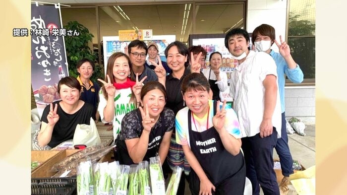 林崎栄美さん(中央)が参加する「あきたアグリヴィーナスネットワーク」の仲間たち