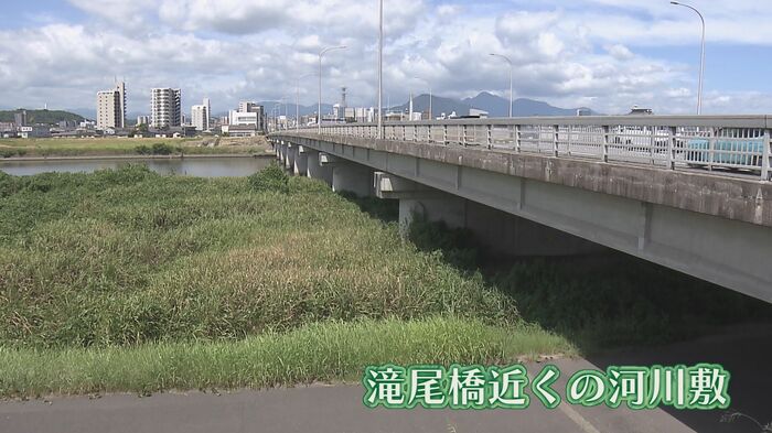 滝尾橋近くの河川敷