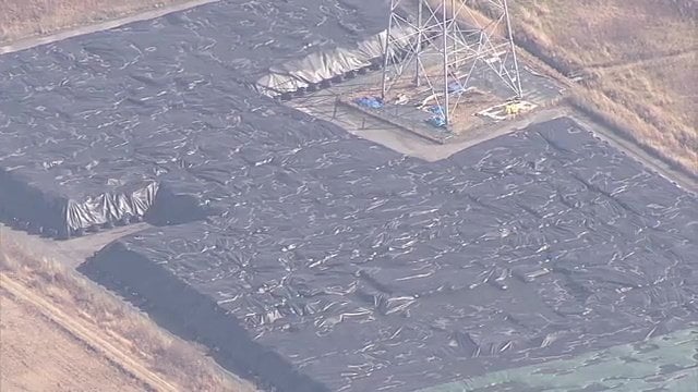 福島県の中間貯蔵施設に集められた除染土