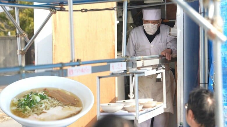“1杯300円”の破格で「全然儲からない」元トラック運転手が70歳で始めたラーメン店 配膳はゴンドラの斬新さ｜FNNプライムオンライン