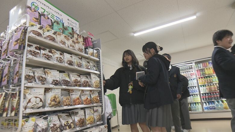 高校内になぜファミマ？万引きリスク減＆親も安心、学校コンビニが「ウィンウィン」なワケ　｜FNNプライムオンライン