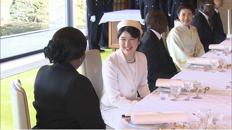 愛子さまがスワヒリ語で挨拶　ケニア大統領夫妻招いた昼食会に出席　英語で会話し大統領からケニア招待の話も｜FNNプライムオンライン