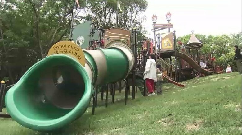 アスレチックにみんなで遊べる砂場　東平尾公園の大谷広場がリニューアル　“自然の中で遊ぶ”意識した遊具いろいろ　福岡｜FNNプライムオンライン